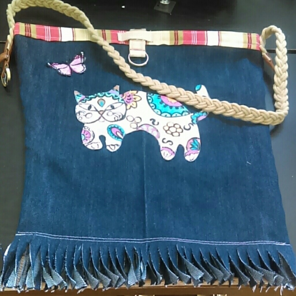 Denim tote. T